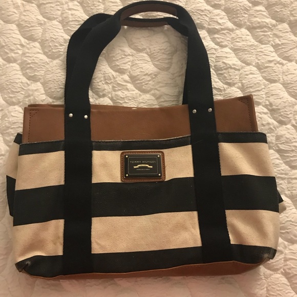 Tommy Hilfiger Accessories - Tommy Hilfigre purse